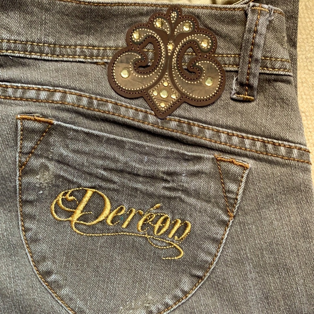 Chocolate & Gold Vintage Dereon Jeans size 9/10 Capris